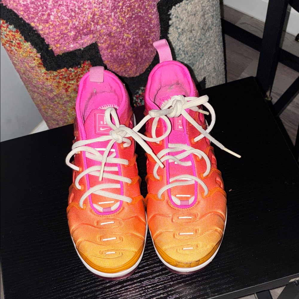 Nike vapor max Pink and Orange Gradient Sneakers